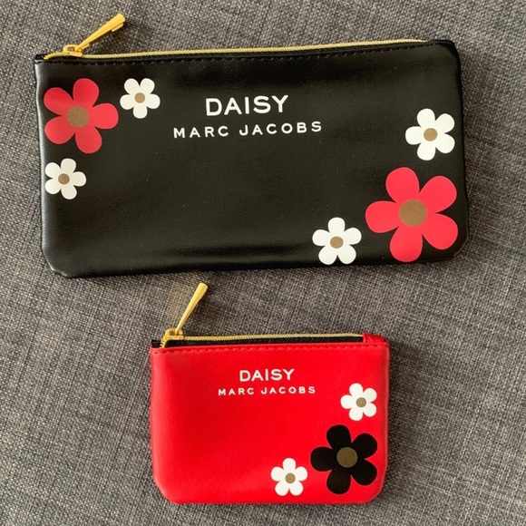 Marc Jacobs Handbags - Marc Jacobs Daisy Makeup Coin Pouch Bag